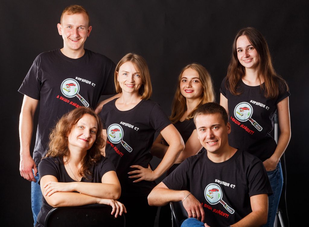 Центр журналістських розслідувань «Сила правди» Юрій Горбач Антон Бугайчук Валентина Куць Оксана Петрук Аліна Бекерук Марія Смик