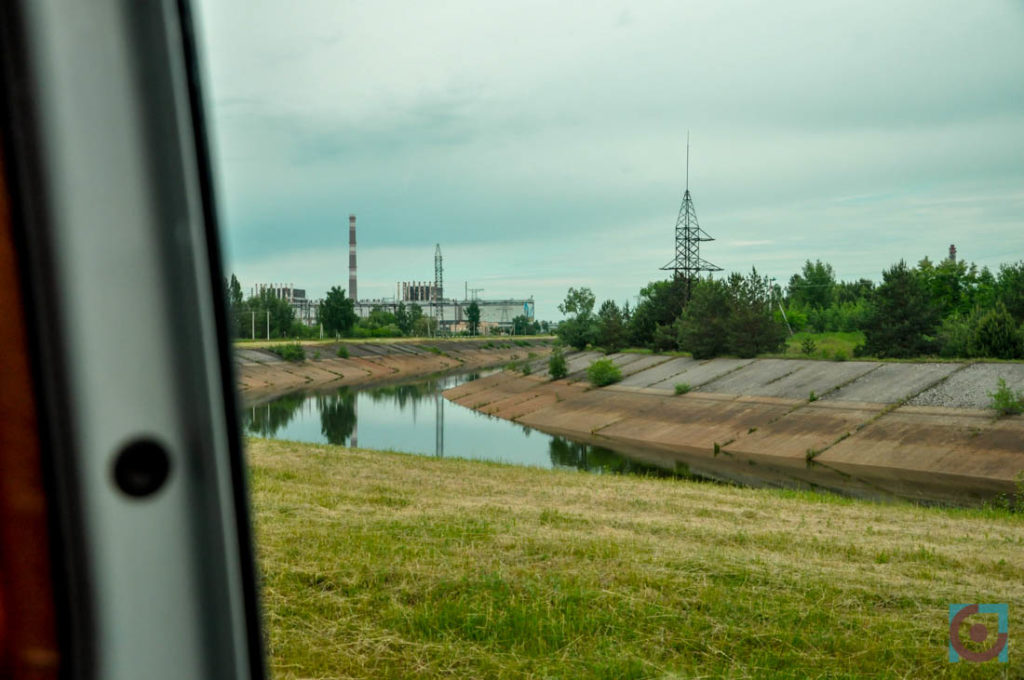 Краєвид на Прип'ять, що відкривається з вікна автобуса