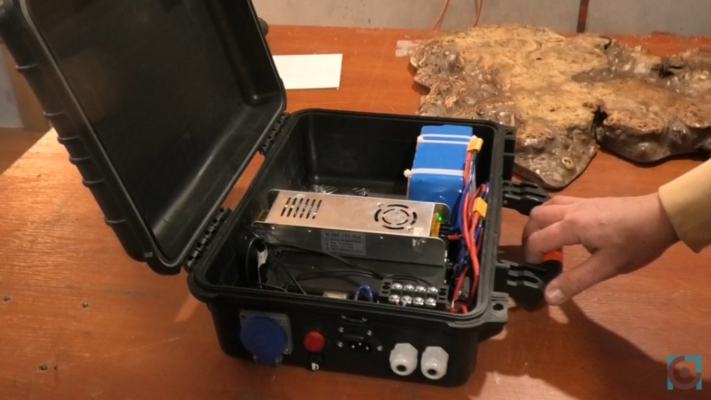 Павербанк в пластиковому корпусі